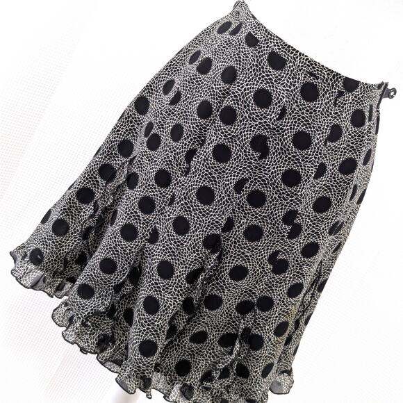 ANN TAYLOR LOFT! BLACK, WHITE FLORAL ABSTRACT, RUFFLED DETAIL SKIRT! SZ 2P - Picture 1 of 9